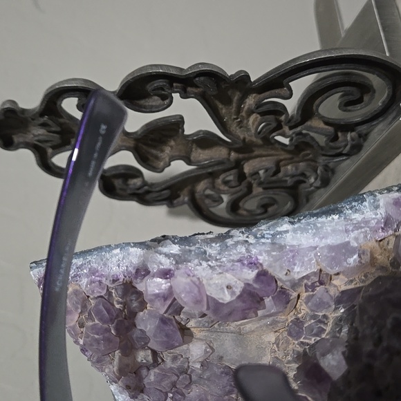 Chanel sun glasses with case - Picture 7 of 14